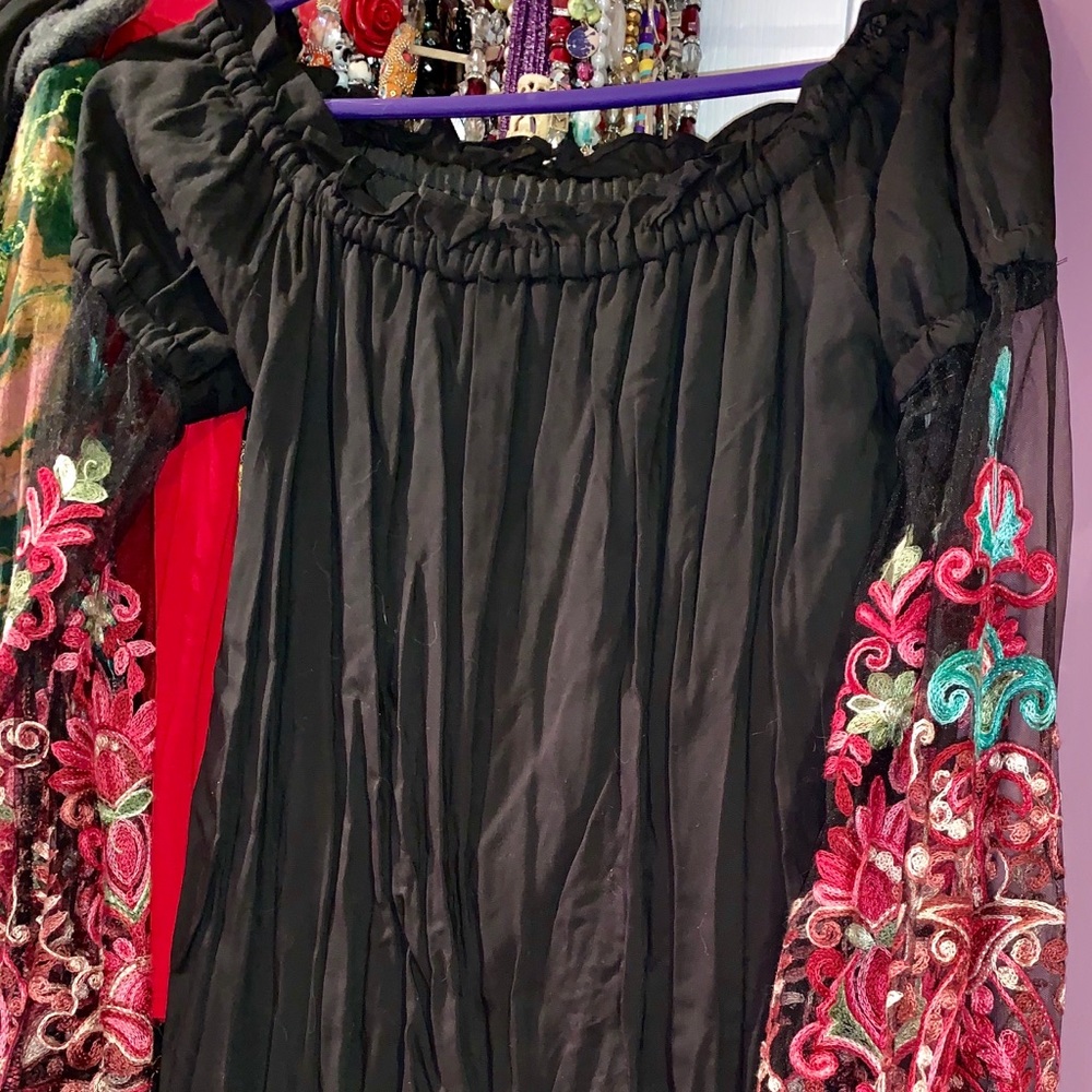 Gorgeous boho dress colorful lace sleeves!